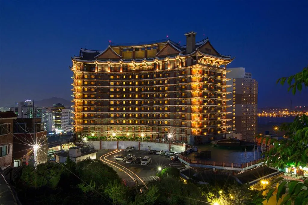 Commodore Hotel Busan-1