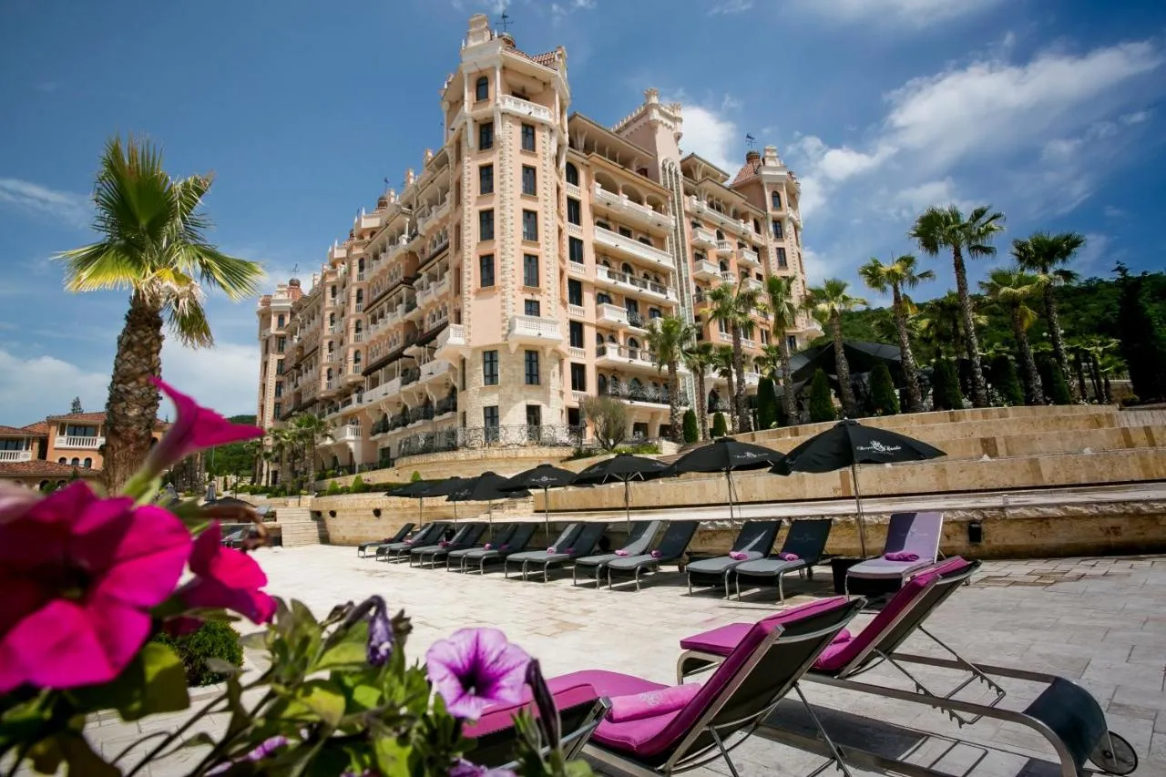 Royal Castle Design & SPA Hotel-1