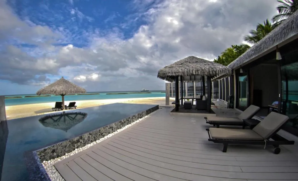 KIHAA Maldives Island Resort & Spa slide-4