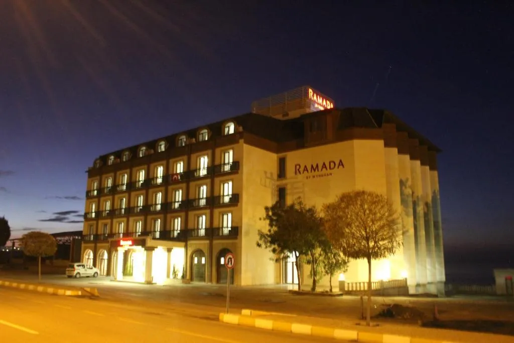 Ramada by Wyndham Van hotel-2