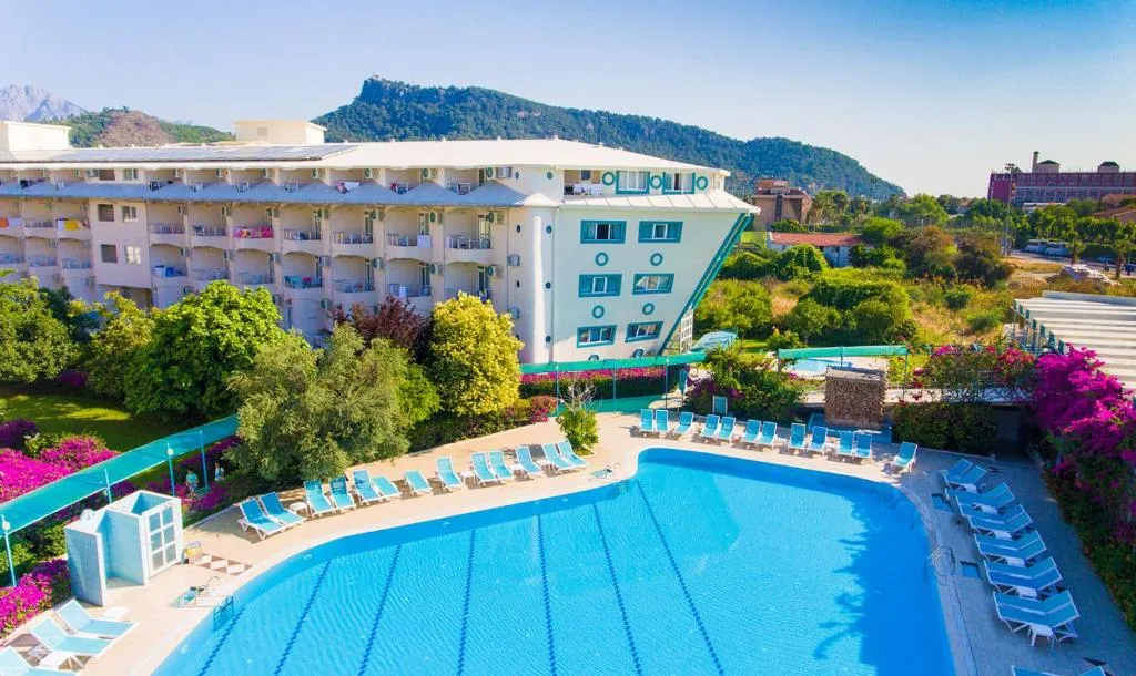 Miarosa Kemer Beach hotel slide-4