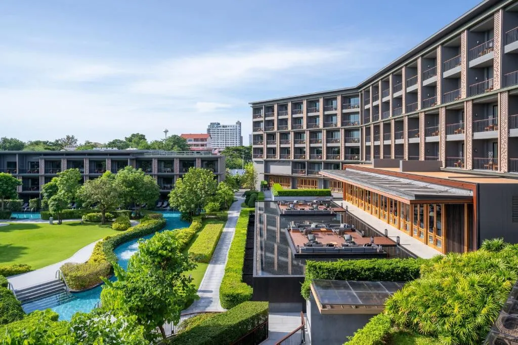 Hua-Hin-Marriott-Resort-Spa-1