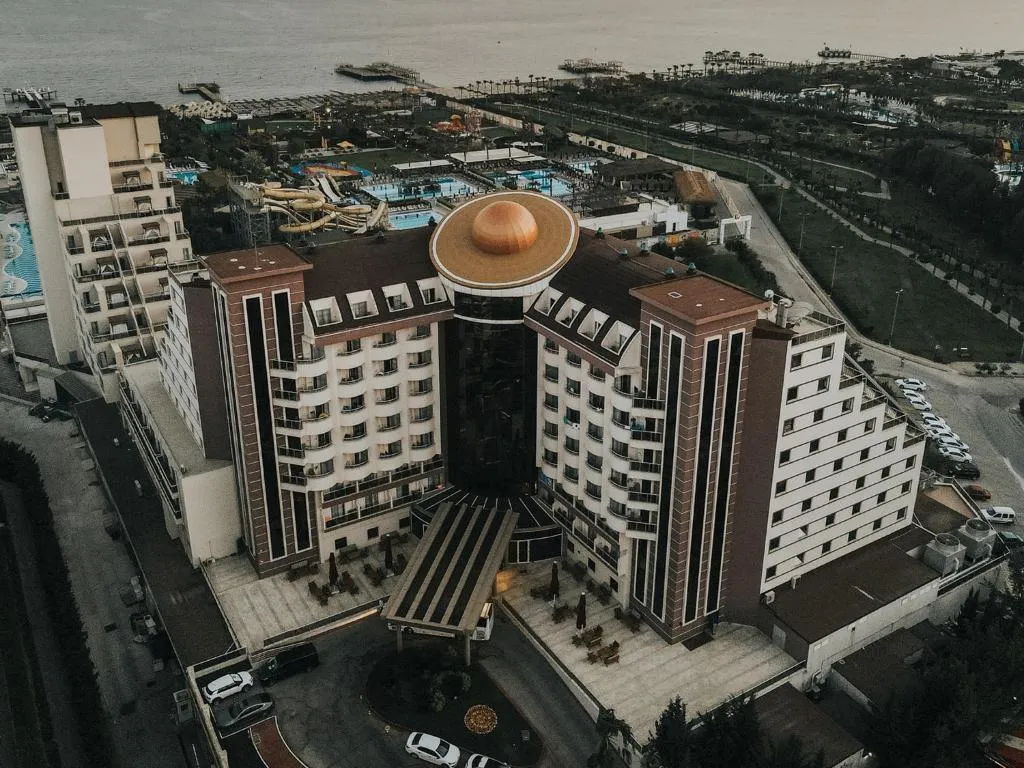 Saturn Palace Resort hotel-1