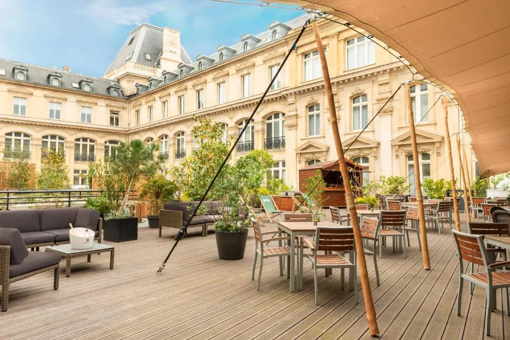 Crowne Plaza Paris Republique-1