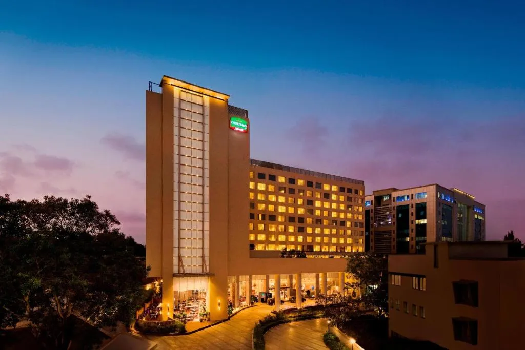 Courtyard by Marriott Mumbai International Airport-1