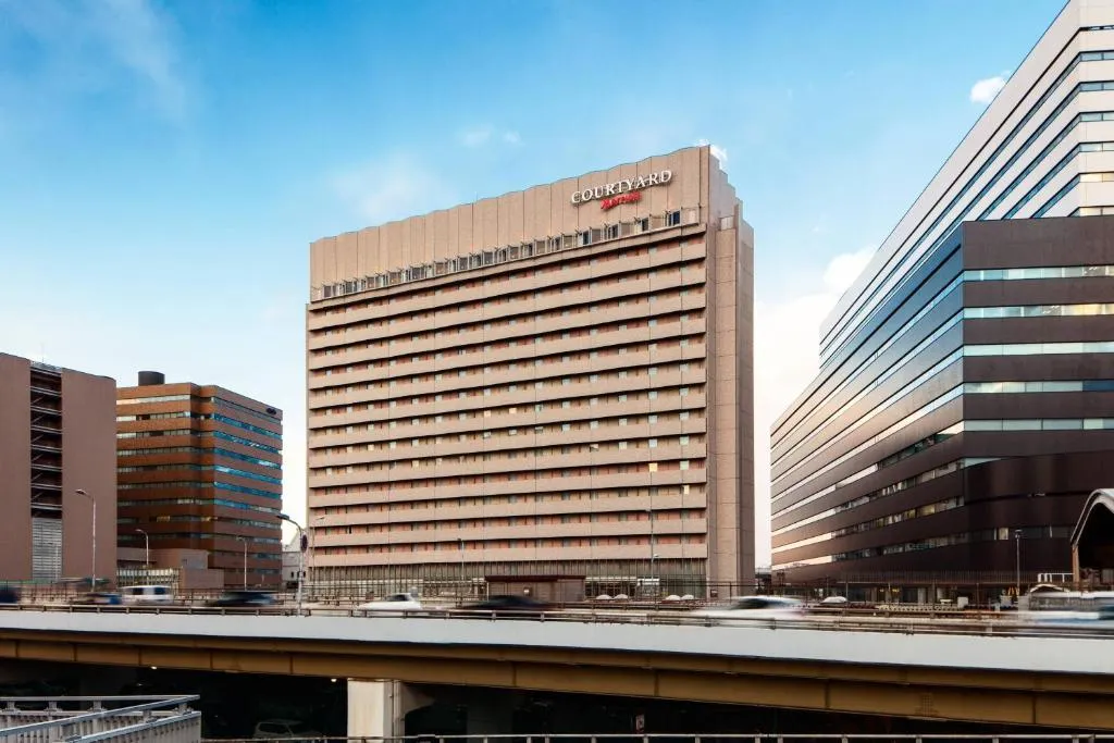 Courtyard Shin Osaka Station hotel slide-3