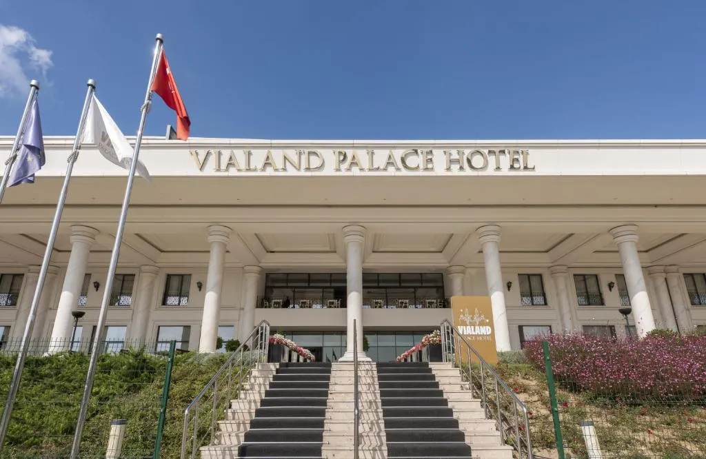 Vialand Palace Amusement Park hotel-1