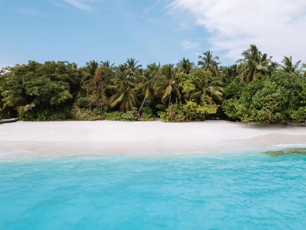 Reethi Beach hotel slide-5